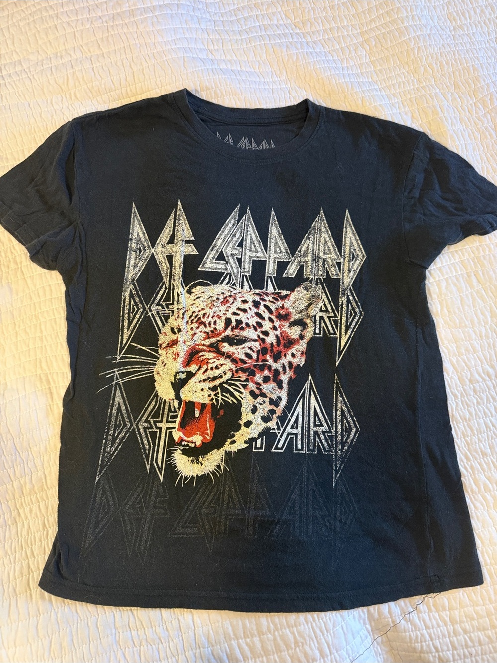 Def Leppard Graphic Tee with Roaring Leopard - Black